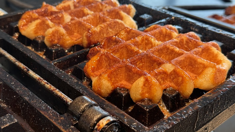 Caramelized Liège waffle - Yum!